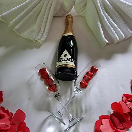 شقة Haus Am Schloss *